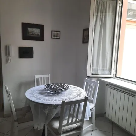 Ampio In Centro Napoli