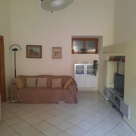 Ampio In Centro Napoli